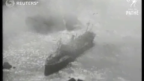 US freighter Ohioan hits rocks (1936)